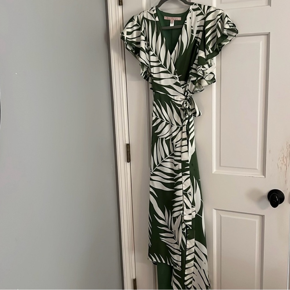 Stunning maxi wrap dress by Hutch sold by Anthropologie (green, palm) - Picture 5 of 7